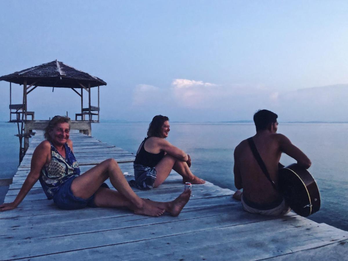 Sanctum Una Una Eco Dive Resort Pulau Unauna Exterior foto