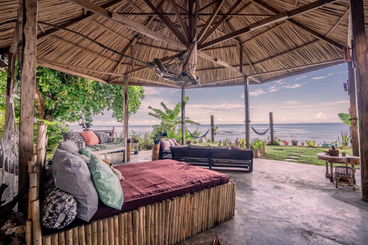 Sanctum Una Una Eco Dive Resort Pulau Unauna Exterior foto