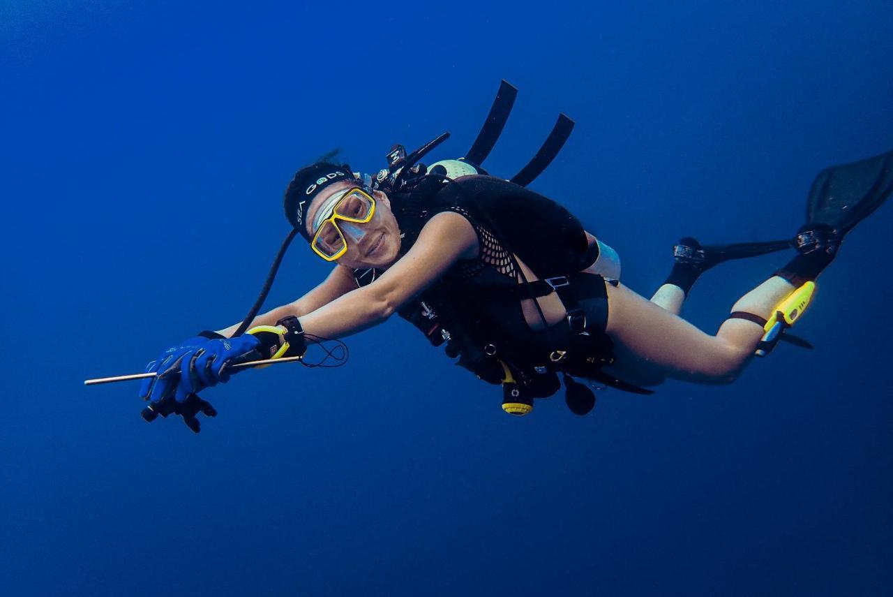 Sanctum Una Una Eco Dive Resort Pulau Unauna Exterior foto