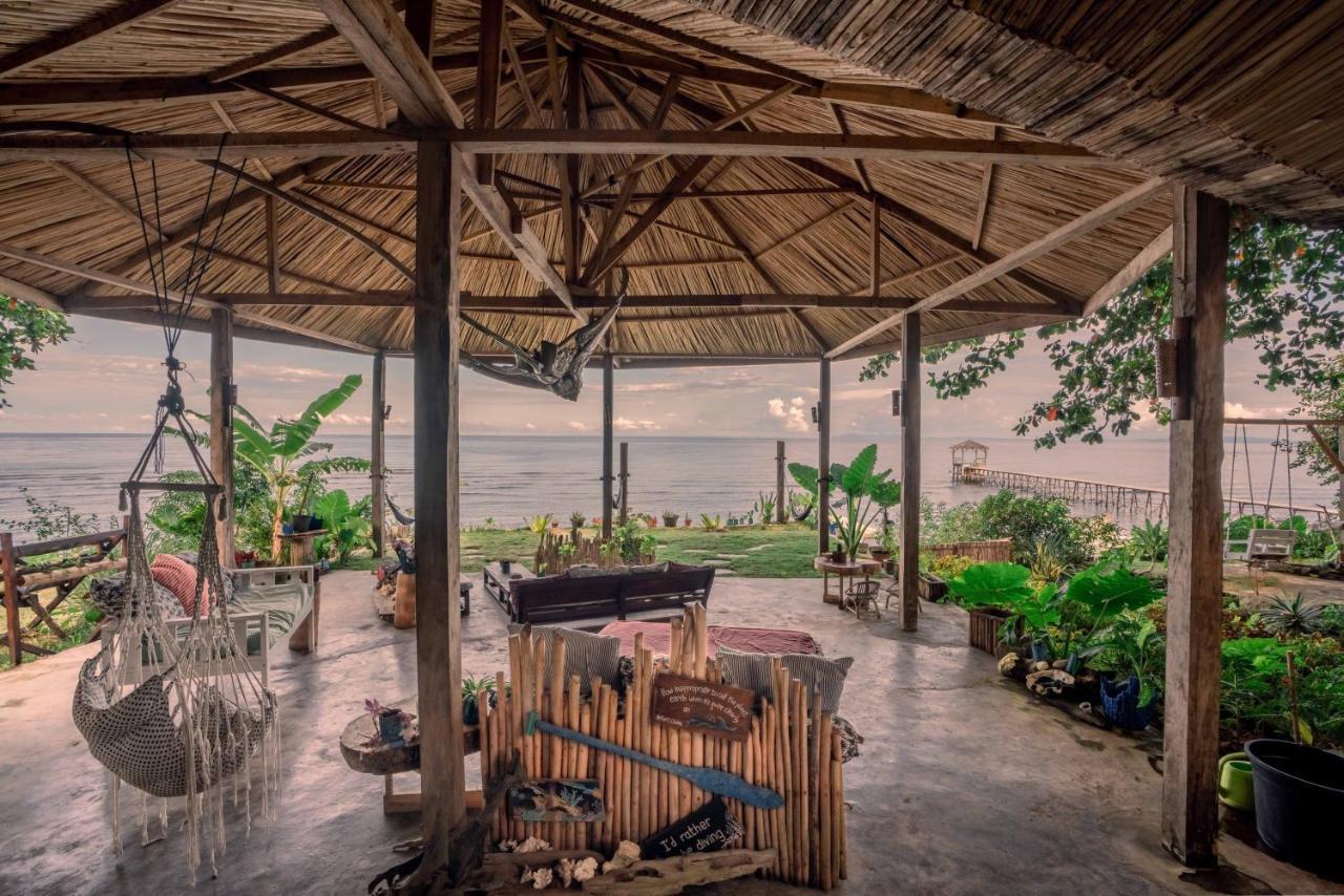 Sanctum Una Una Eco Dive Resort Pulau Unauna Exterior foto