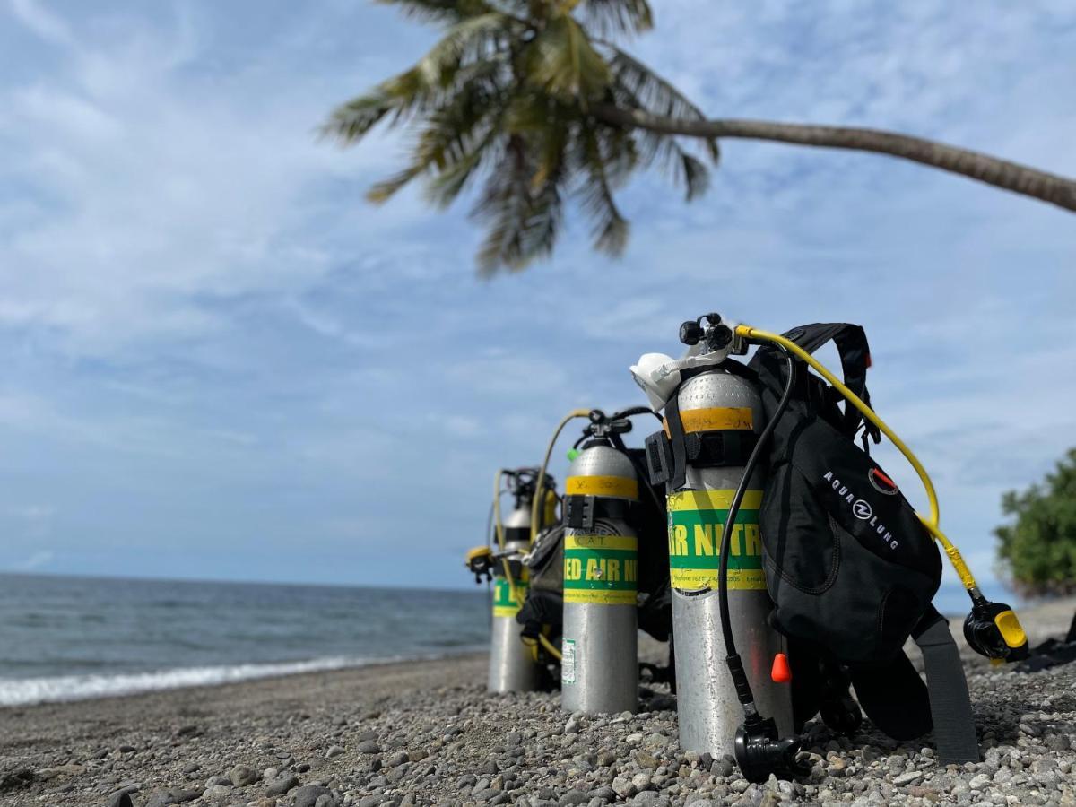 Sanctum Una Una Eco Dive Resort Pulau Unauna Exterior foto