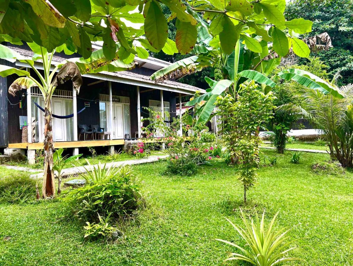 Sanctum Una Una Eco Dive Resort Pulau Unauna Exterior foto