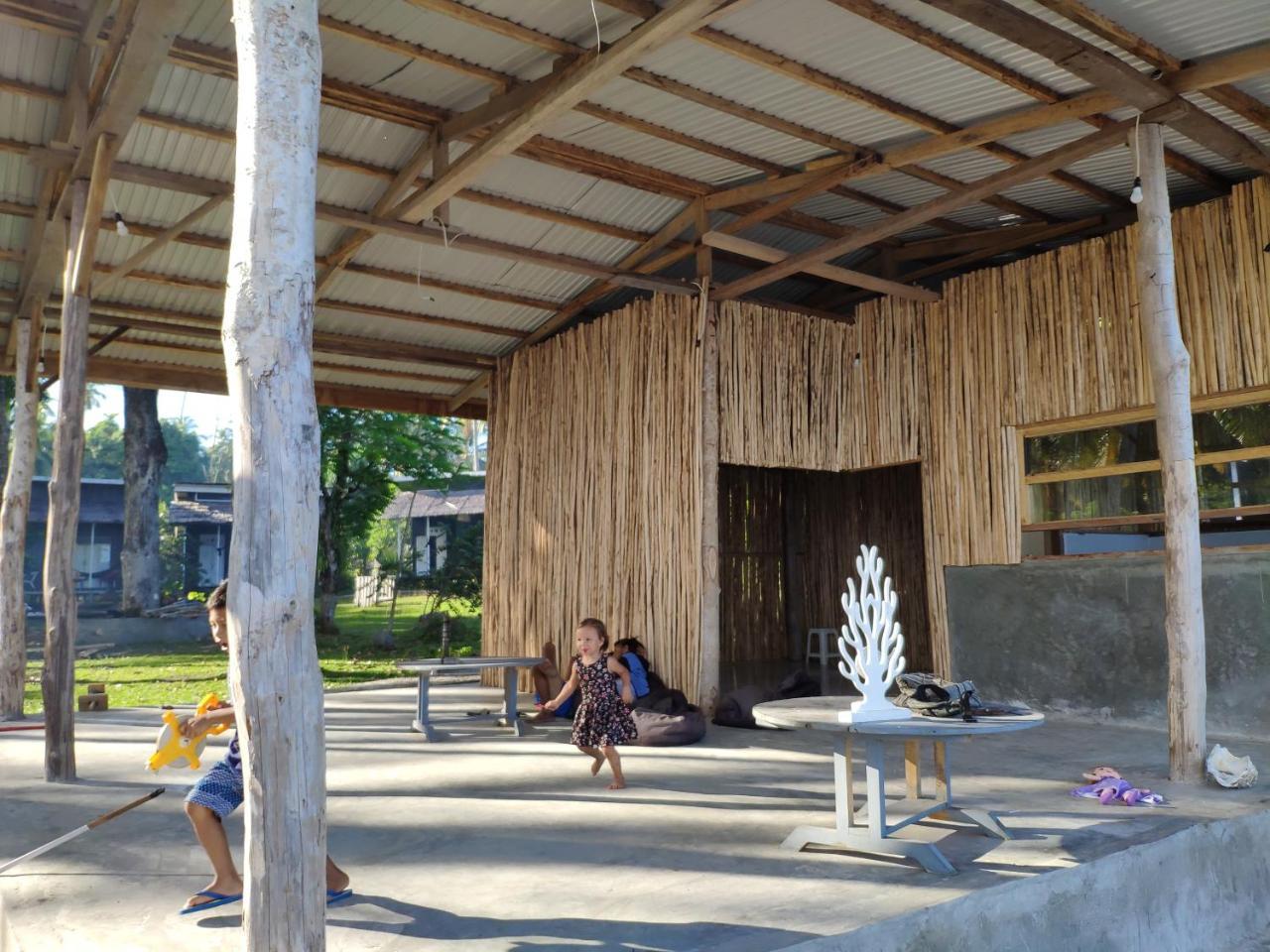 Sanctum Una Una Eco Dive Resort Pulau Unauna Exterior foto